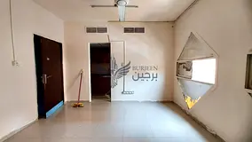 Spacious studio apartment available in mujarrah central ac central gas family building.