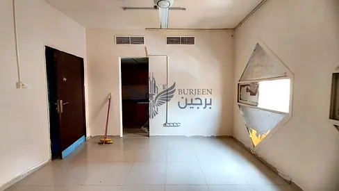 Spacious studio apartment available in mujarrah central ac central gas family building.
