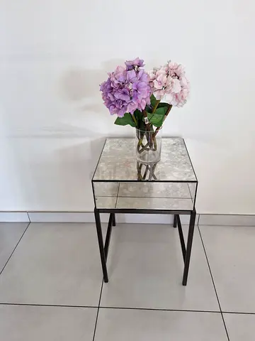 Side mirror table