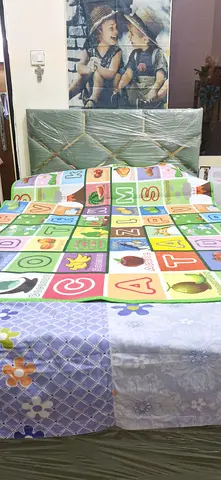 Ueen size bed with matress with wrapping