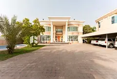 Luxurious Villa| Well-Maintained| Private Swimming