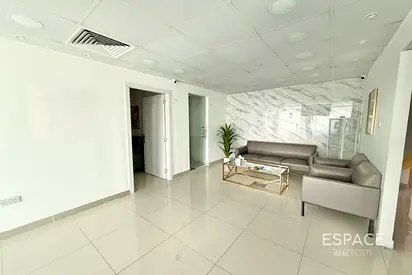 Vacant | Fitted| Prime Location
