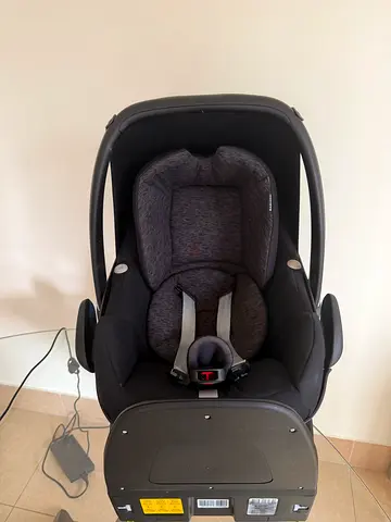 Maxi-Cosi Pebble 360 Infant Car Seat + FamilyFix ISOFIX Base – Excellent Condition
