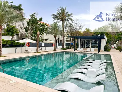 Unfurnished 4 Beds Villa For Rent in Jumeirah 2