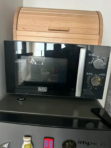 Black+Decker Compact Countertop Microwave  - Good Working Condition