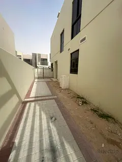 L Shape 3 Bedrooms + Maid Room - 5 Bathrooms Townhouse | R2EM - Family Friendly
