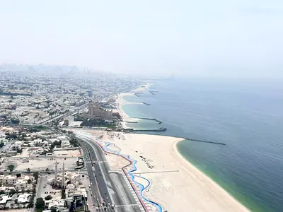 غرفة وصالة مفروشة بإطلالة بحرية مباشرة في أبراج كورنيش عجمان مساحة واسعة وتشطيب راقي موقع حيوي قريب كل الخدمات