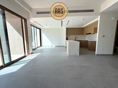 Best Price ! 3BR + Maid’s Townhouse Available For Rent in Villanova