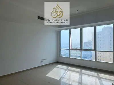 شقق غرفتين وصالة للإيجار في الشارقة المجاز 2 قريب من شرطة البحيرة مع مسبح وباركن وموقع مميز للعائلات وقريب من جميع الخدمات