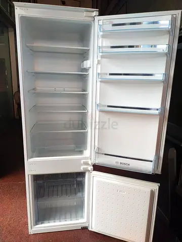 Bosch Bottom-Freezer Refrigerator - Spacious, Good Condition built in
