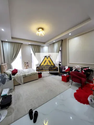 Al Muhandis Real Estate is proud to present a premium offer for a family seeking luxury and comfort in a vibrant and prime location. This luxurious, f