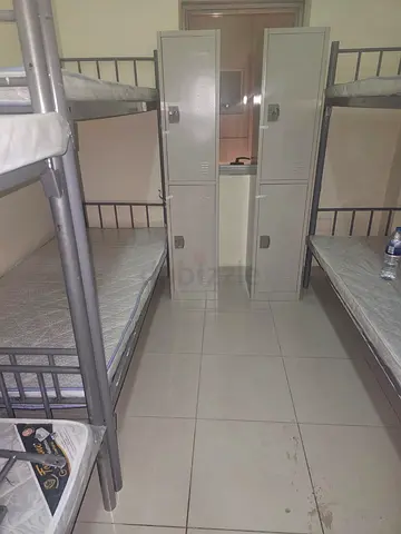 MALE BED SPACE AVAILABLE NEAR SHARAF DG METRO STATION EXIT 3 BUR DUBAI