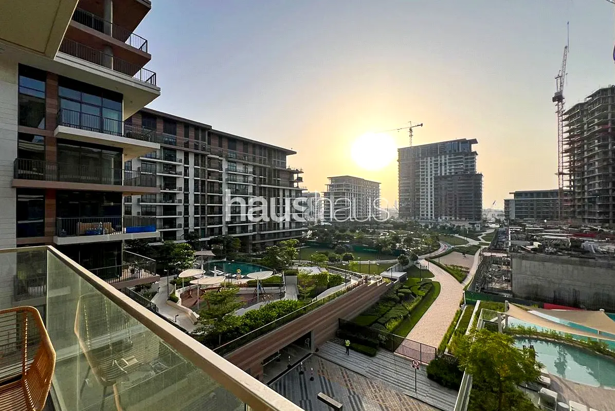 Green Living | Central Park | Newly Furnished