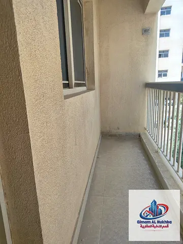 استوديو بمساحه  ممتازه _ تكييف مركزى _ غاز مركزى _ متوفر باركينج _ بجوار المسجد _ سهل الوصول الى مخرج دبي