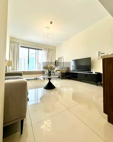 Brand new studio / Monthly rent base/ 4 cheques