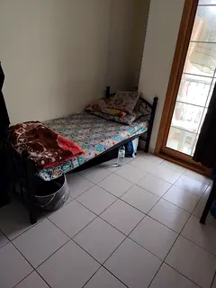 Executive furnished bed space is available for Muslim males only in Spain cluster