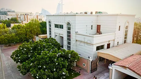 Spacious Furnished Room with En-Suite in Family Villa