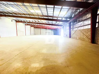 Spacious Warehouse I Prime Location I High Ceiling