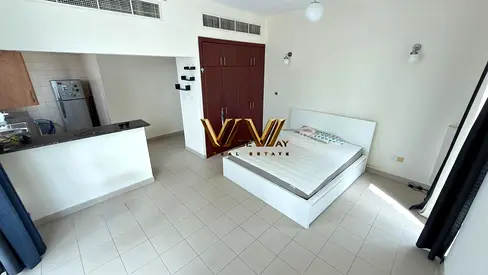 SPACIOUS STUDIO | VACANT | WITH BALCONY