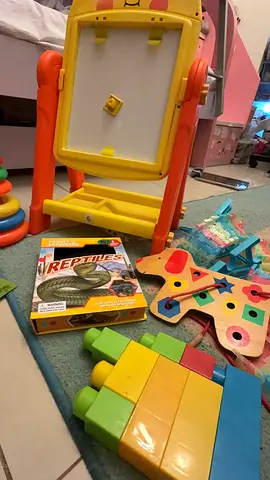 Mixed kids toys bundle — wooden puzzles, drawing easel, building blocks