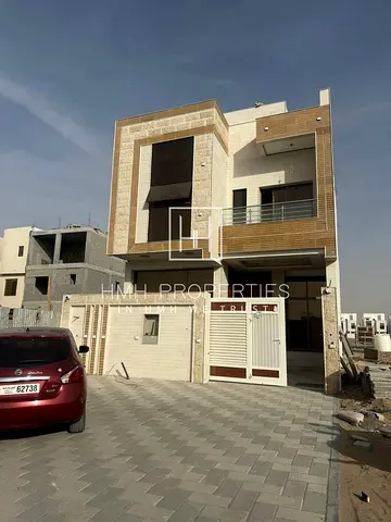فخمة جديدة كلياً | تملك حر | شاملة الخدمات | موقع مميز