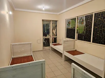 MALE SINGLE EXECUTIVE BED SPACE AVAILABLE NEAR SHARAF DG METRO STATION EXIT 2 BUR DUBAI