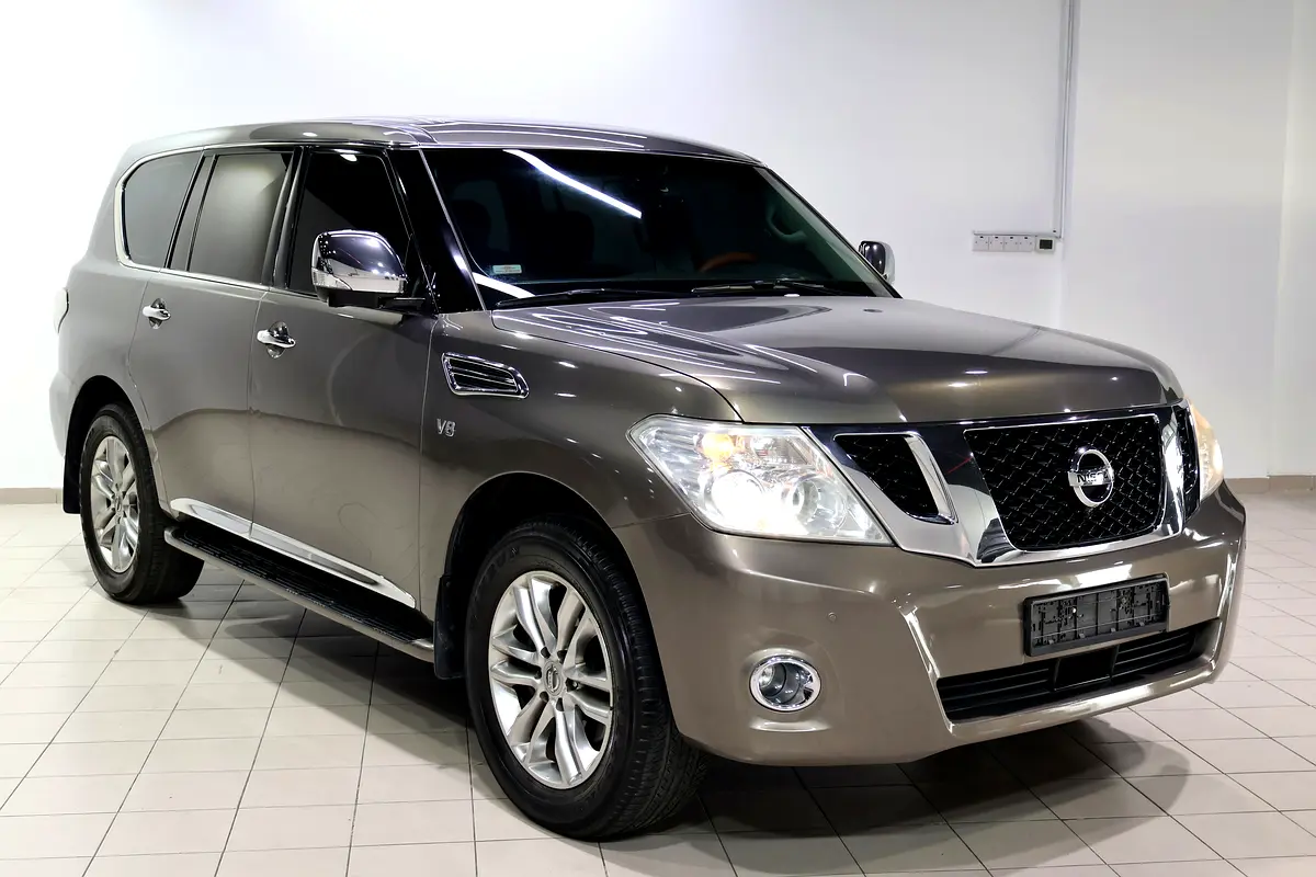 Nissan Patrol 2013 — photo 1 of 16