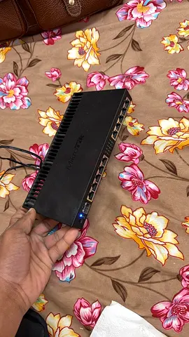 mikrotik RB4011iGS+RM