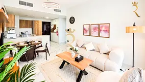 Vista 2 1BR Oasis | Balcony &amp; Scenic Views | 20% Off