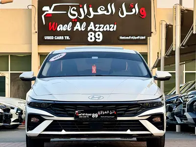 Hyundai Elantra, white, in good condition, full option. model 2024