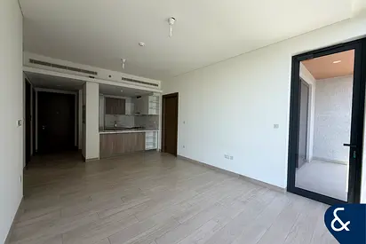 2 Bedroom | Bright Layout | Vacant