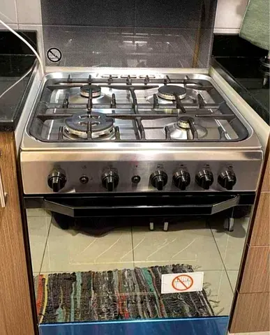 Model Indesit Italy 60×60 cm 4 Burner Full Gas Cooker Range
