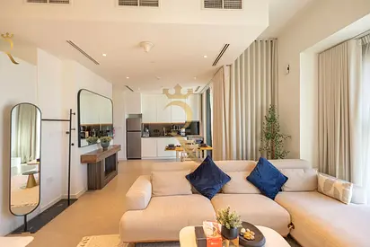 Stylish Studio Retreat | Pixel 3 Balcony Escape