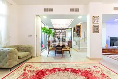 Single Row | Upgraded | Unfurnished | Vacant