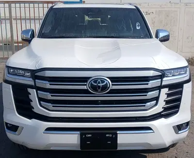 TOYOTA LANDCRUISER 3.5 VXR 2026 - WHITE    *EXPORT ONLY*