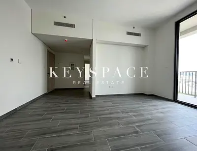 Grand Open-Plan Living | Serene Oceanfront Ambiance