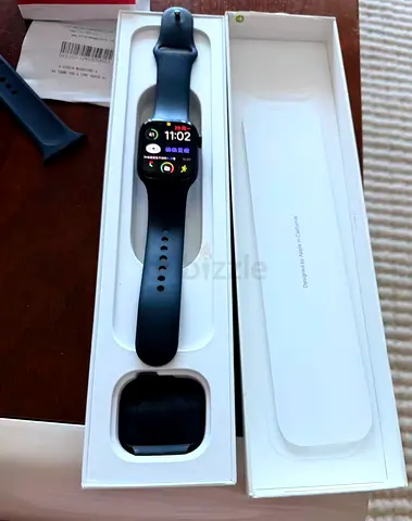 Apple Watch Series 8 pro 41mm (gps) with Black Strap in good condition