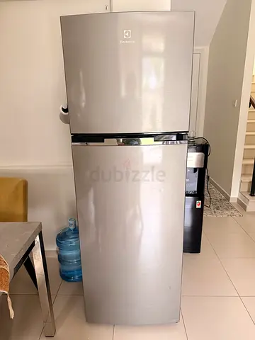 Electrolux 330 l top mount refrigerator - good working condition.