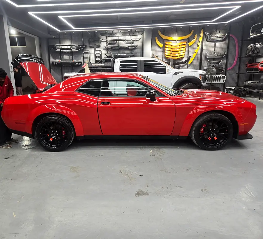 Dodge Challenger 2021 — photo 1 of 12