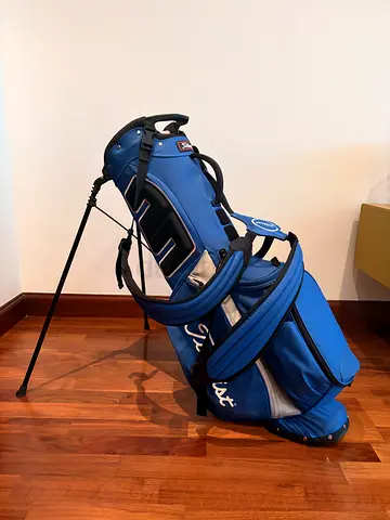 Lightweight Titleist Stand Golf Bag in Blue - Good Condition