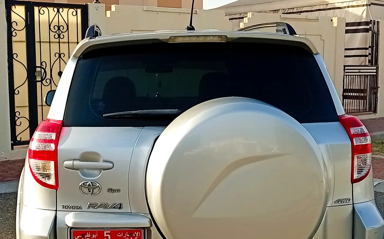 Toyota Rav 4 2009 — photo 1 of 7