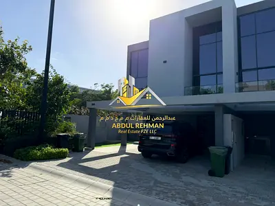 تاون هاوس فاخر بثلاث غرف نوم في موقع متميز في مسار، الشارقة