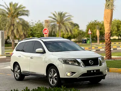 Nissan Pathfinder SV 2015 - GCC Specs - Well Maintained