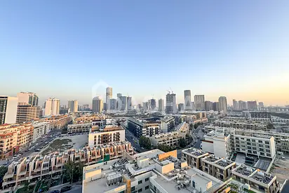 Vacant | Fitted Kitchen | Multiple Cheques