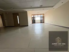 3-bedroom apartment with living room and storage, 4 bathrooms, brand new with 1 month free, spanning
