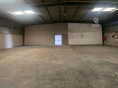 WAREHOUSE AVALIABLE FOR RENT