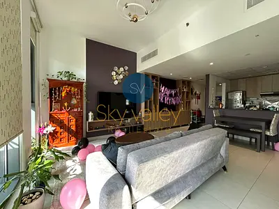 GRAB THIS AMAZING 2 BEDROOM l BRIGHT & WELL PLANNED INTERIOR