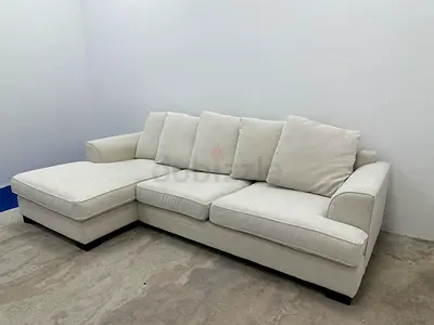 Like new condition the one brand Kingston lshape sofa