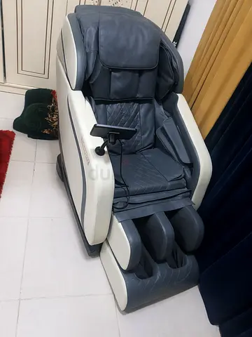 Full-Body Electric Massage Chair — Good Condition