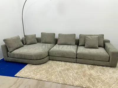 Like new condition chattlesmore sofa
